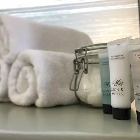 Hotel The Commodore *