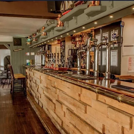 The Commodore * Grange-over-Sands